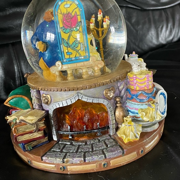 Vintage Disney Beauty & The Beast Snow Globe - Picture 4 of 6